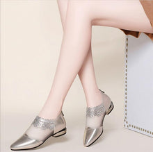 Load image into Gallery viewer, Ladies Flower Detail Dancing Shoe